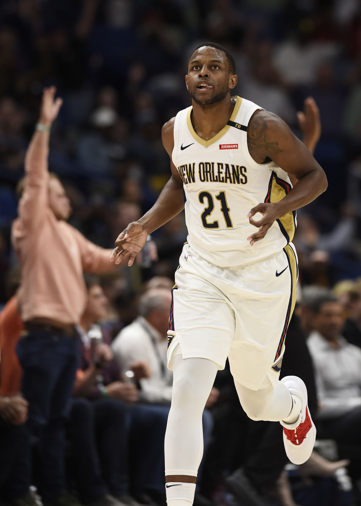 NO.pelicansclippers.120418.3310